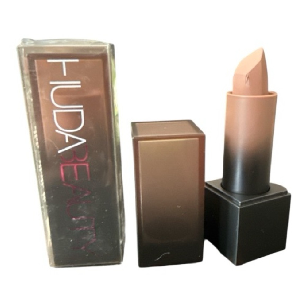HUDA BEAUTY Bossy Browns Goal Digger Lipstick